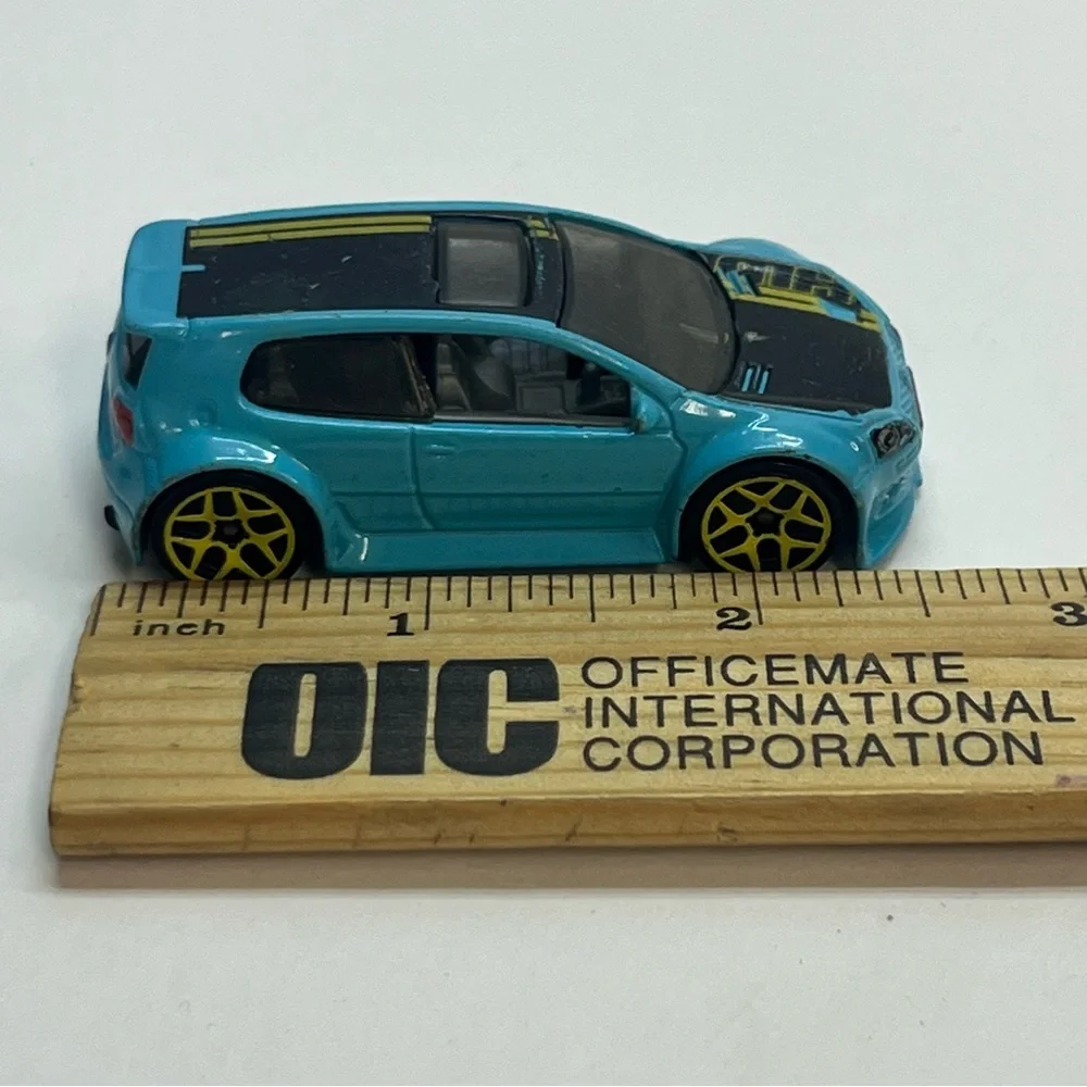 hot wheels volkswagen gold gti die cast car 2013 light blue yellow black racing‎
